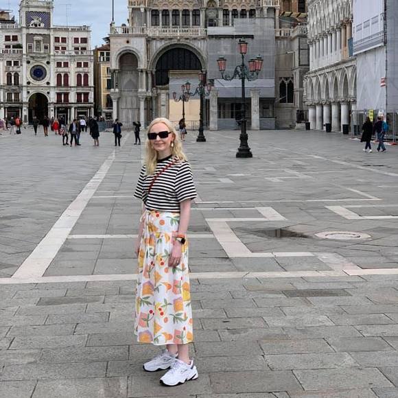 Meet your Posher. - Picture 1 of 1